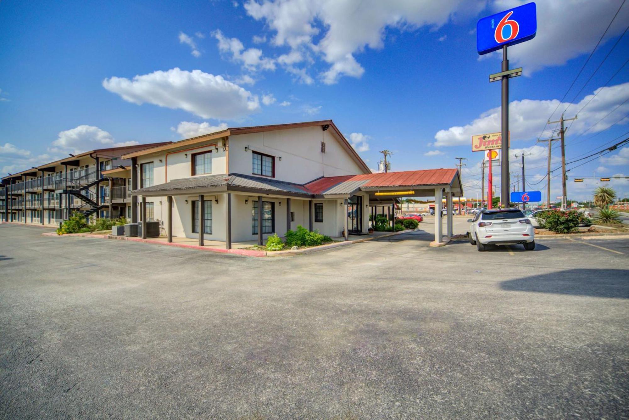 Motel 6 San Antonio, Tx I-35 North Corridor Exteriér fotografie